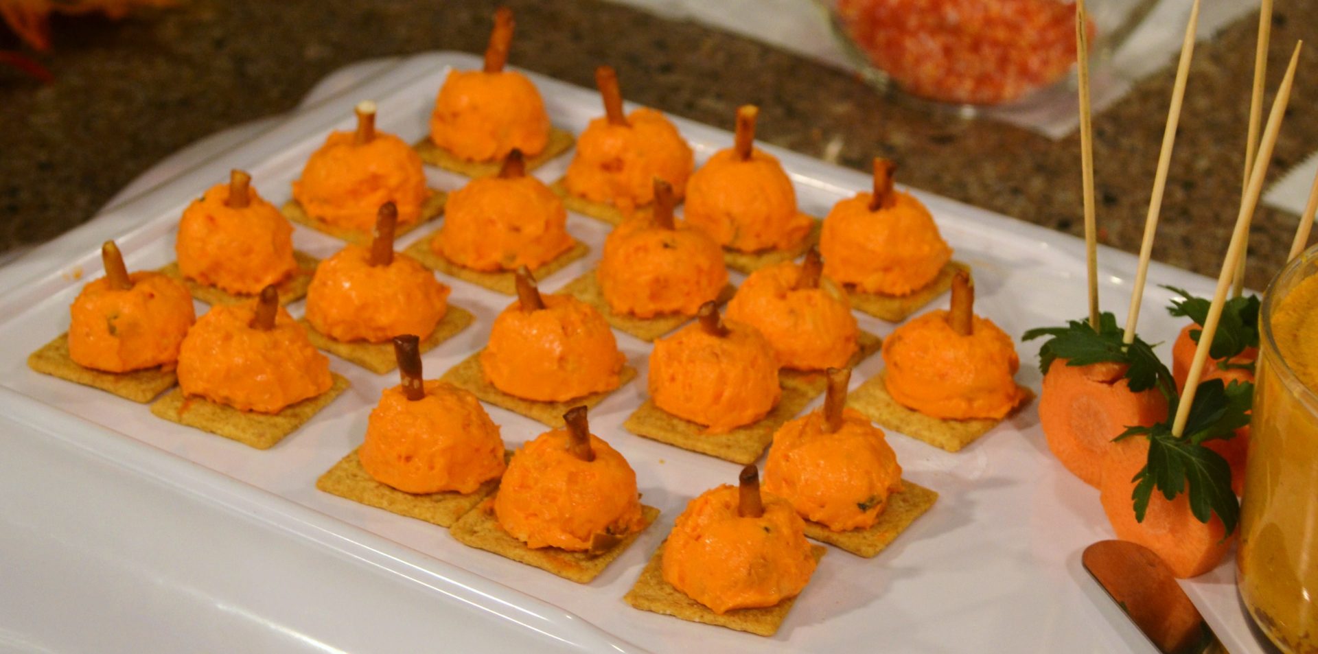 How to make mini pumpkin cheeseballs lizbushong.com