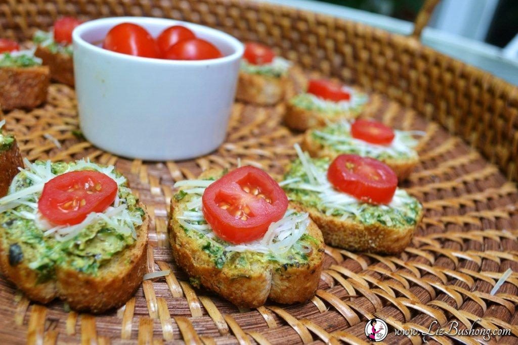 garden pesto crostini, beef pockets|Garden Fresh Picnic Recipes