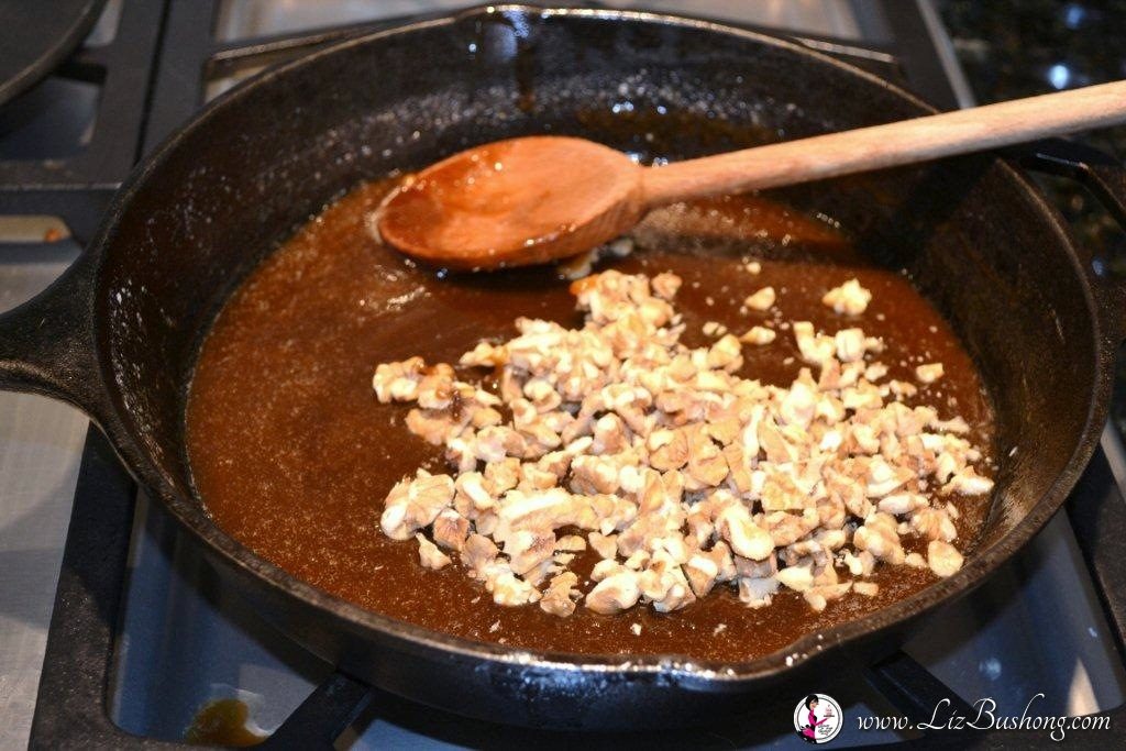 How to make Caramel Sauce for Apple Pie Recipe lizbushong.com