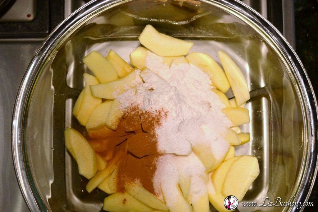 How to Cut apples for Caramel Apple Pie Recipe lizbushong.com