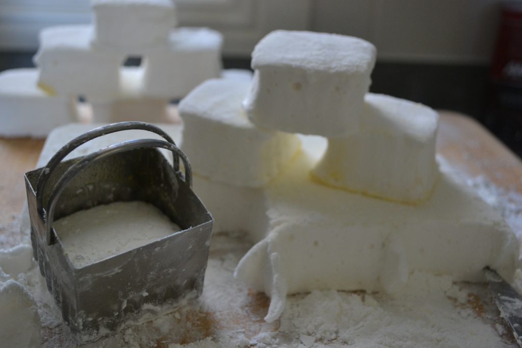 Homemade Marshmallow Recipe|www.serveitupsassy.com