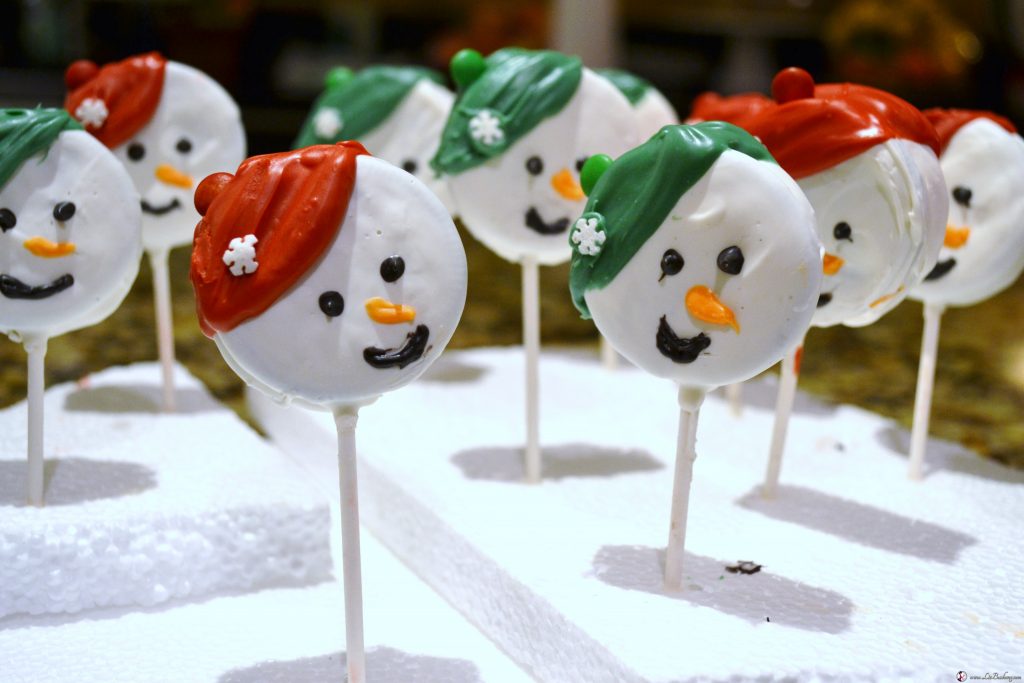 Snowmen Oreo Cookie Pops (6)|www.lizbushong.com