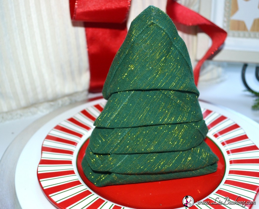 Christmas-home-decor-ideas-tree-shaped-napkin-lizbushong-com