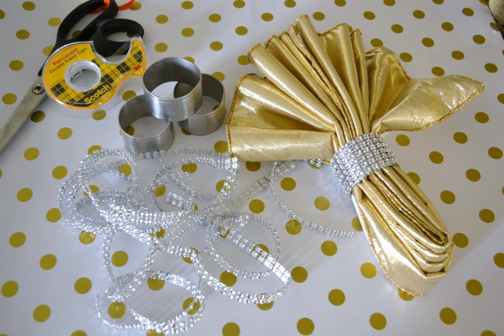 How to make rhinestone napkin ring for New Year's Eve party lizbushong.com