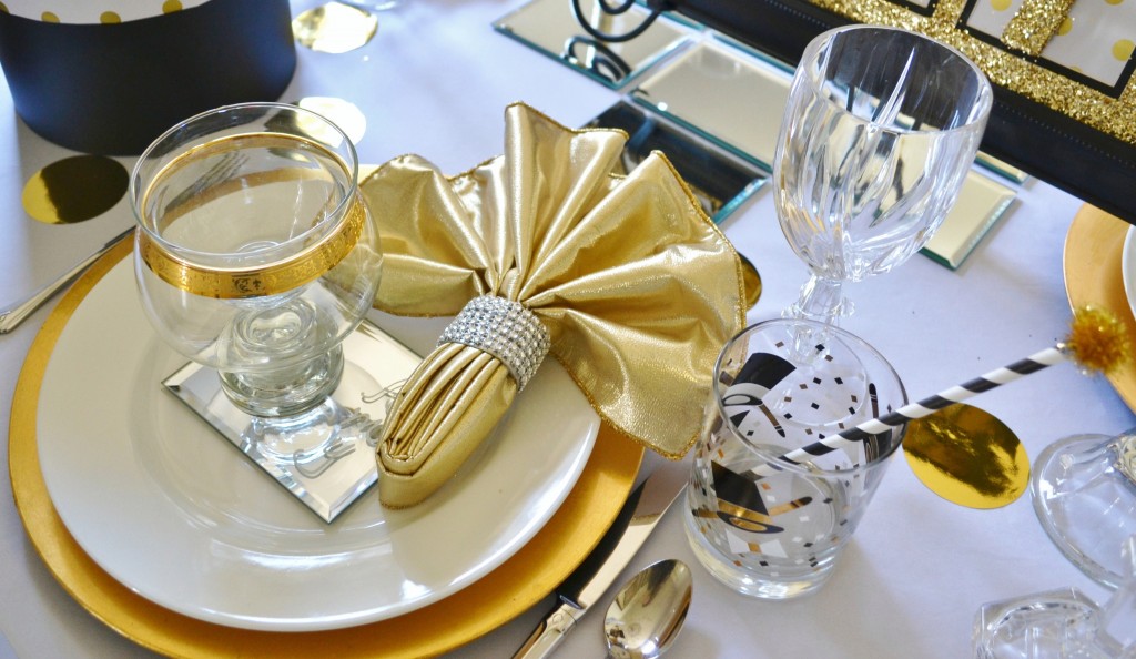 White and Gold Table Decorations