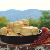 How to Make Buttermilk Biscuits Skillet Style lizbushong.com