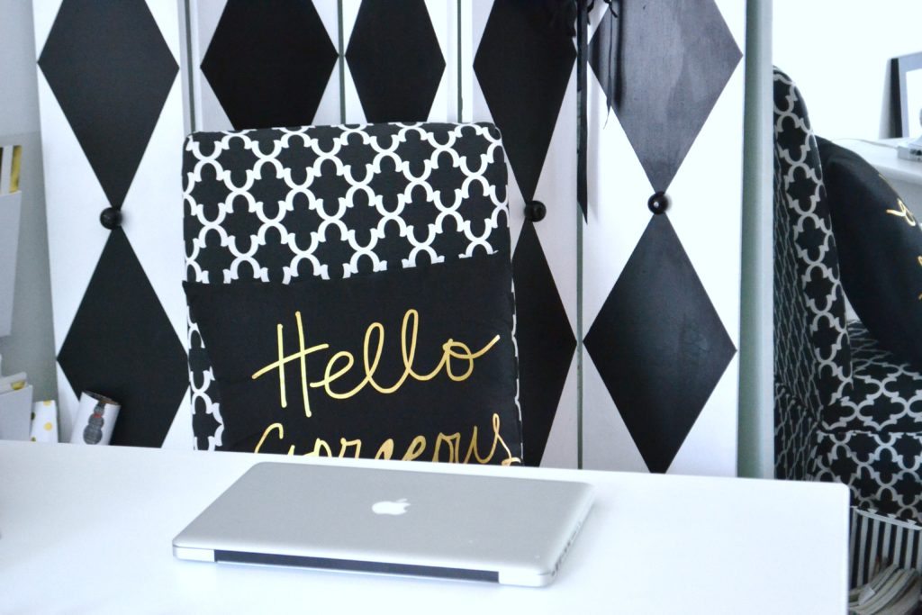 9 Hot Pink Black White Office Decor Ideas Liz Bushong