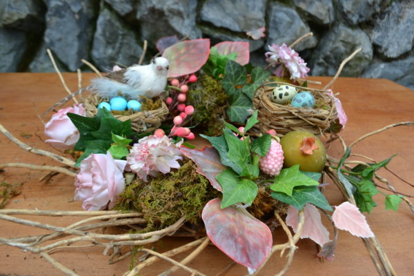 Spring Wreath Centerpiece- Step 6 lizbushong.com