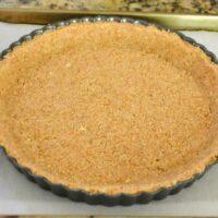 How to make a crumb crust for pies and tarts using graham crackers, cookies or crackers lizbushong.com