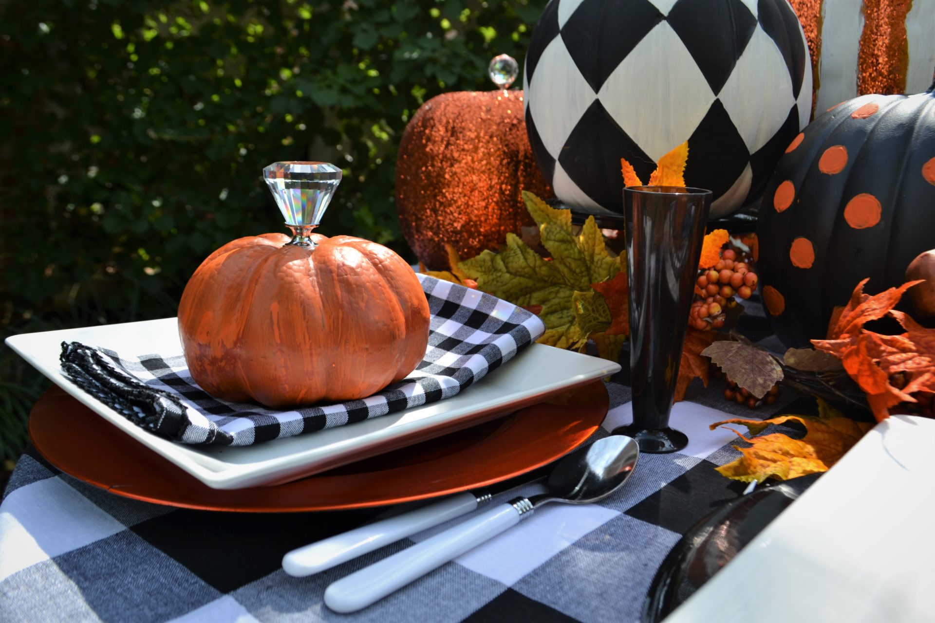 Best Black & White Pumpkin Tablescape-lizbushong.com 1 - Liz Bushong