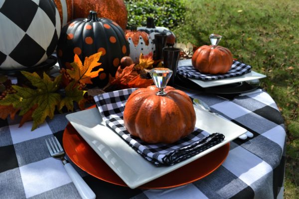 Best Black & White Pumpkin Tablescape-lizbushong.com 2