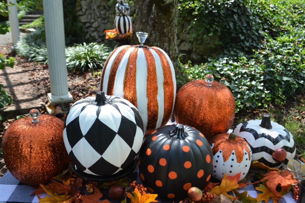 Best Black & White Pumpkin Tablescape-lizbushong.com-6