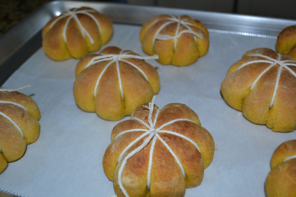 Pumpkin Stuffed Dinner Rolls 2-lizbushong.com