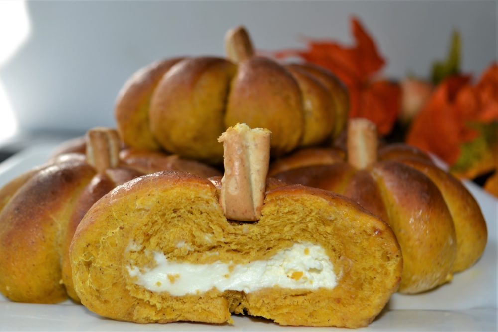 Pumpkin Stuffed Dinner Rolls 4-lizbushong.com