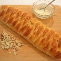 Braided Almond Roll.lizbushong.com