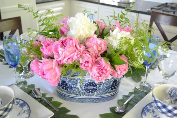 Oriental Blue and White Table Setting lizbushong.com