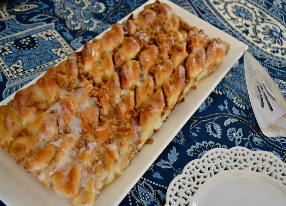 Pecan Cinnamon Sweet Twist Rolls lizbushong.com