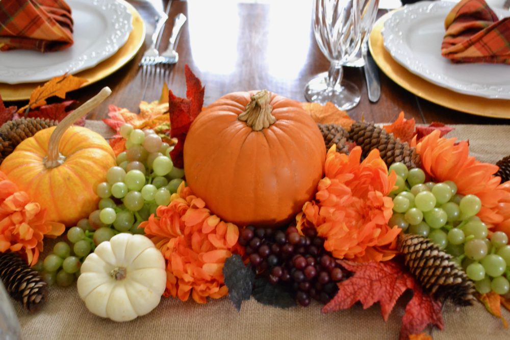 Thanksgiving Table Centerpiece with Turkey Napkin Fold