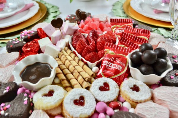 How to Make a Valentine Dessert Board lizbushong.com