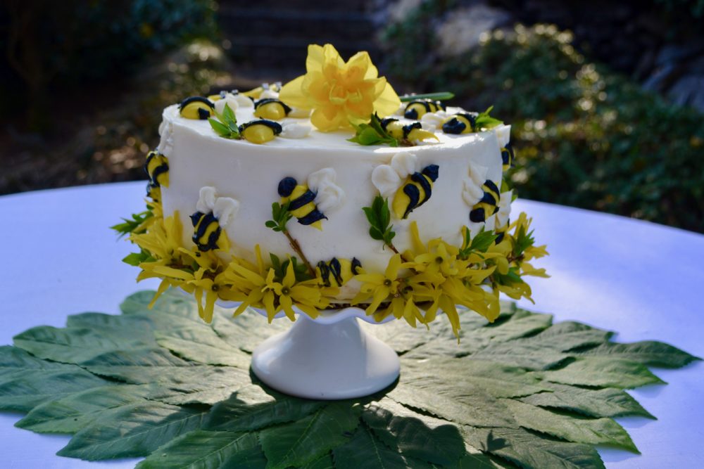Honey Bee Cake lizbushong.com