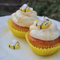 Honey Bee Cupcake recipe lizbushong.com