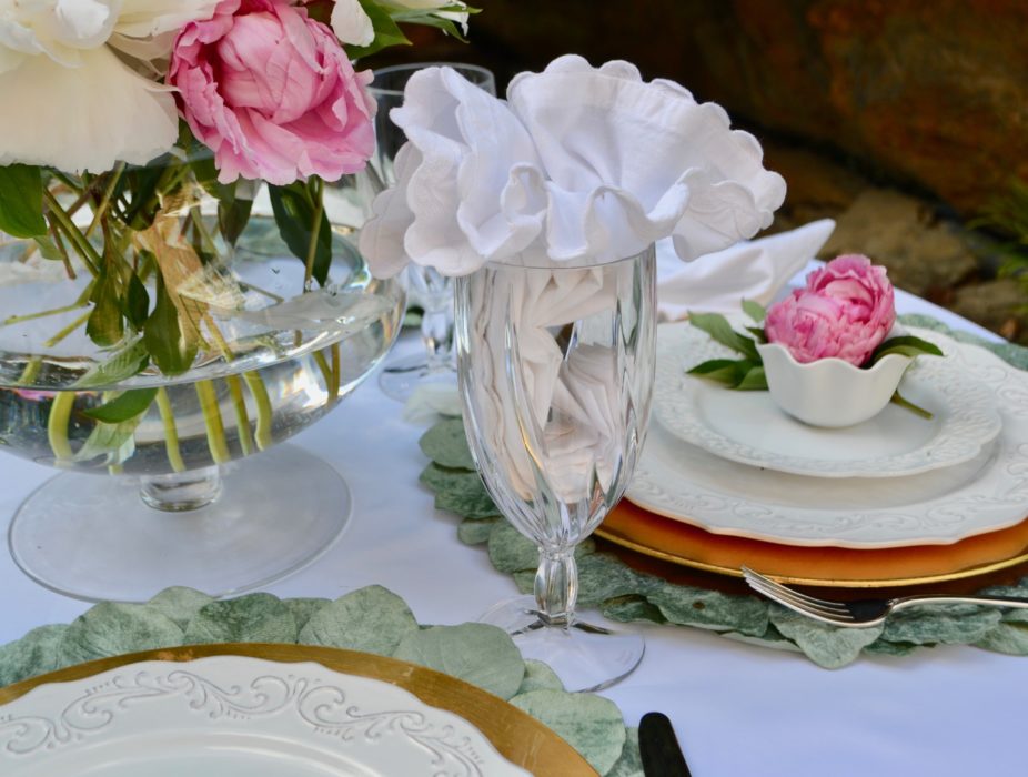 Peony Napkin Fold Table setting lizbushong.com