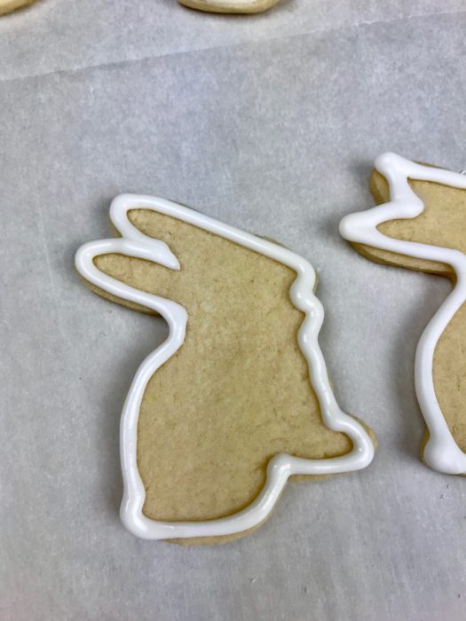 How to Make Bunny Butter Cookies with Royal Icing lizbushong.com