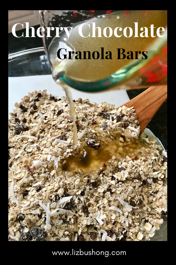 How to Make Cherry Chocolate Granola Bars-www.lizbushong.com