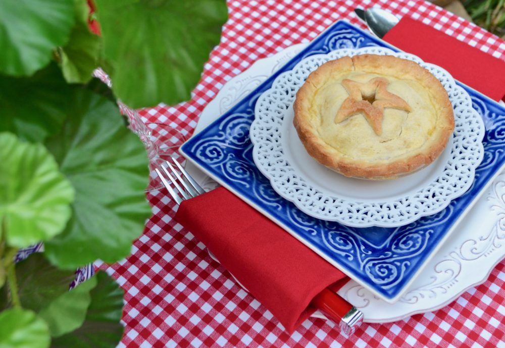 Mini Apple Pie Dessert Place setting lizbushong.com