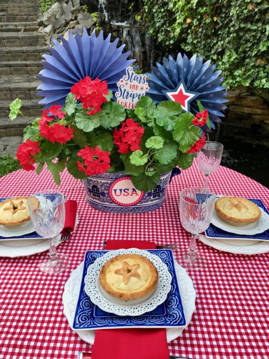 How to set patriotic table, mini apple pies lizbushong.com