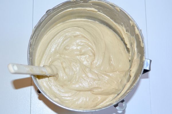 How to make salted caramel cupcakes frosting lizbushong.com