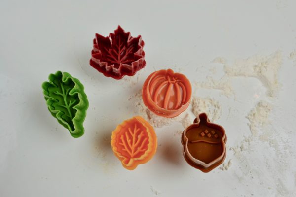 Autumn Leaf Pie Crust Cutter - Baking Bites