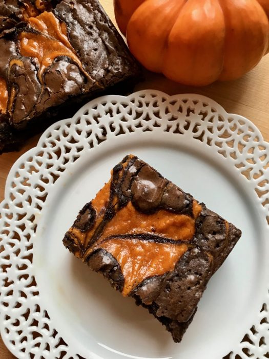 Pumpkin Swirl Brownies lizbushong.com