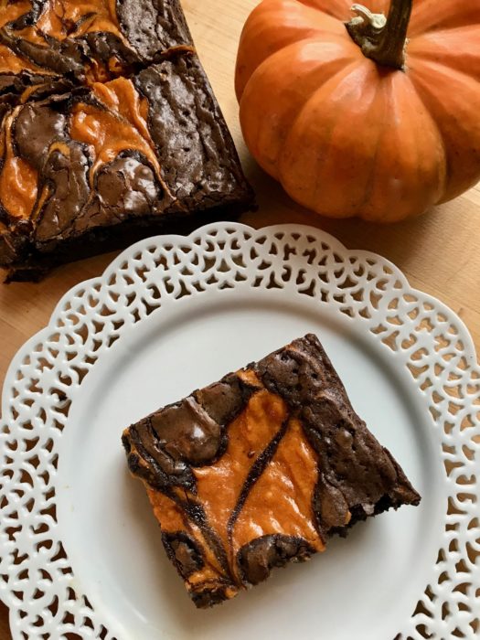 Pumpkin Swirl Brownies lizbushong.com