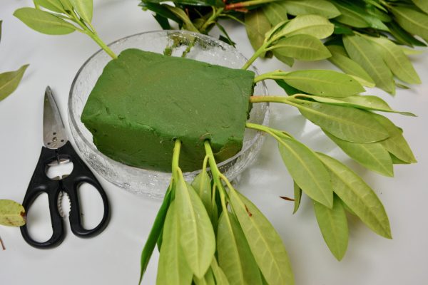How to Make Rhododendron Centerpiece lizbushong.com