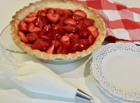 Making Strawberry Pie lizbushong.com