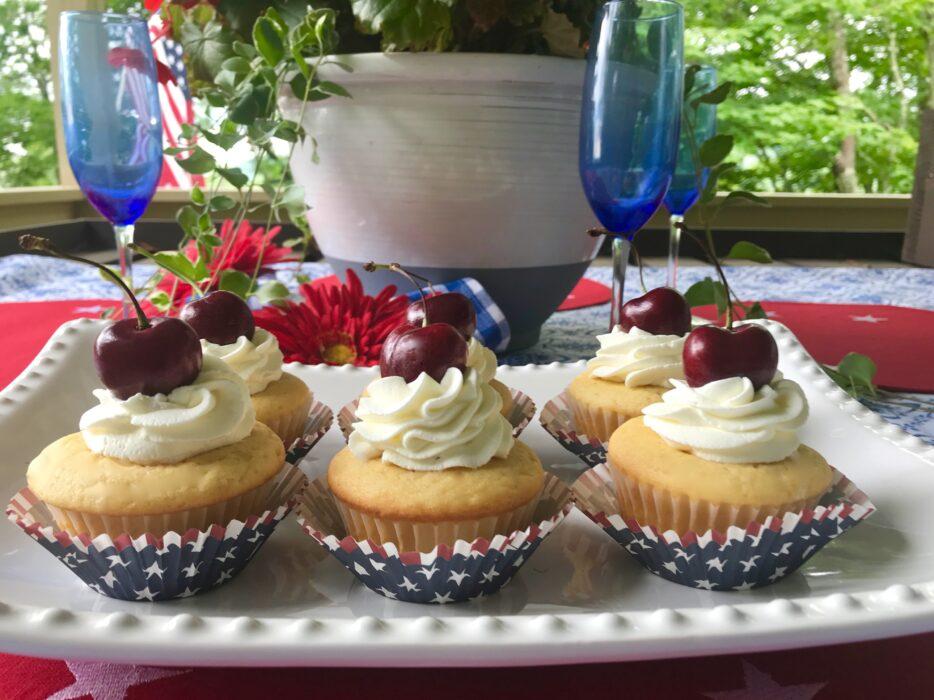 How to make vanilla cherry filled cupcakes lizbushong.com