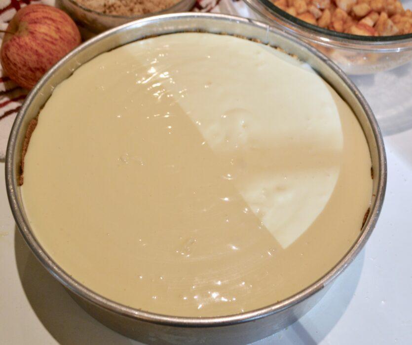 How to Make Caramel Apple Cheesecake lizbushong.com