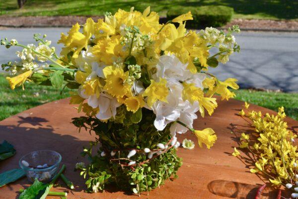 How to make daffodil centerpiece lizbushong.com
