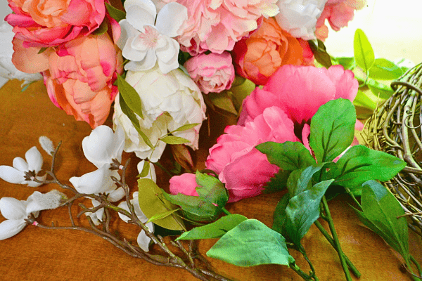 How to make Peony Wreath-Faux peonies lizbushong.com