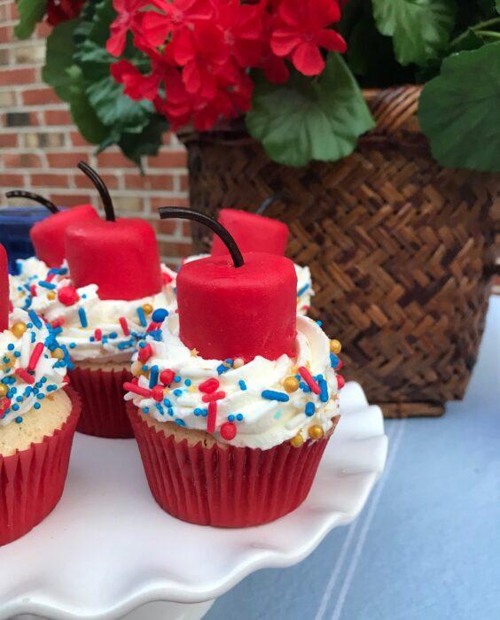 How to make firecracker vanilla cupcakes red marshmallow firecracker