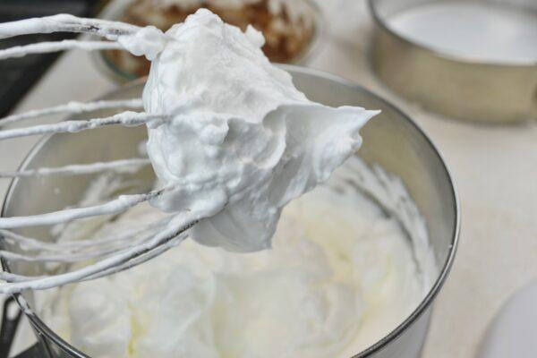 How to whip stiff egg whites for sponge cake lizbushong.com