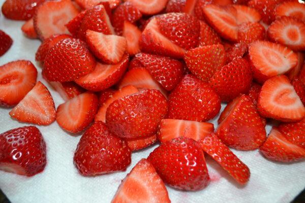 Fresh Strawberries for Shortcakes lizbushong.com