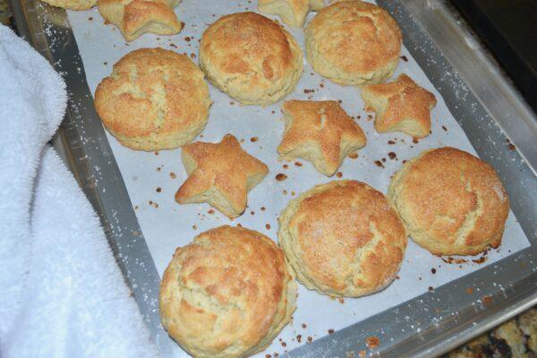 Baked Strawberry Shortcakes lizbushong.com