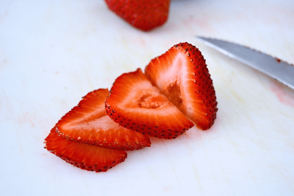 How to cut fresh strawberries for cheesecake lizbushong.com