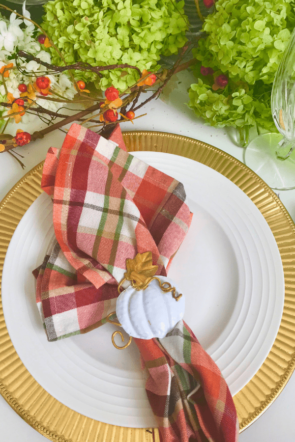 Painted white pumpkin napkin rings for fall table lizbushong.com