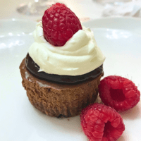 how to make mini chocolate cheesecakes using girl scout cookie samoas. lizbushong.com