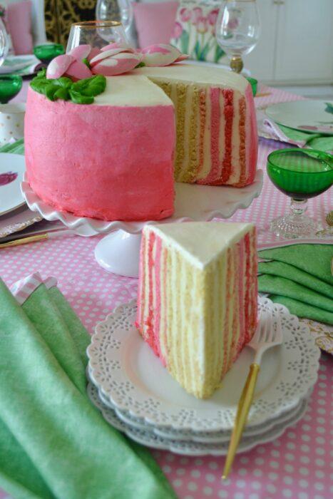 How to make Swiss Meringues Vertical pink striped Cake lizbushong.com
