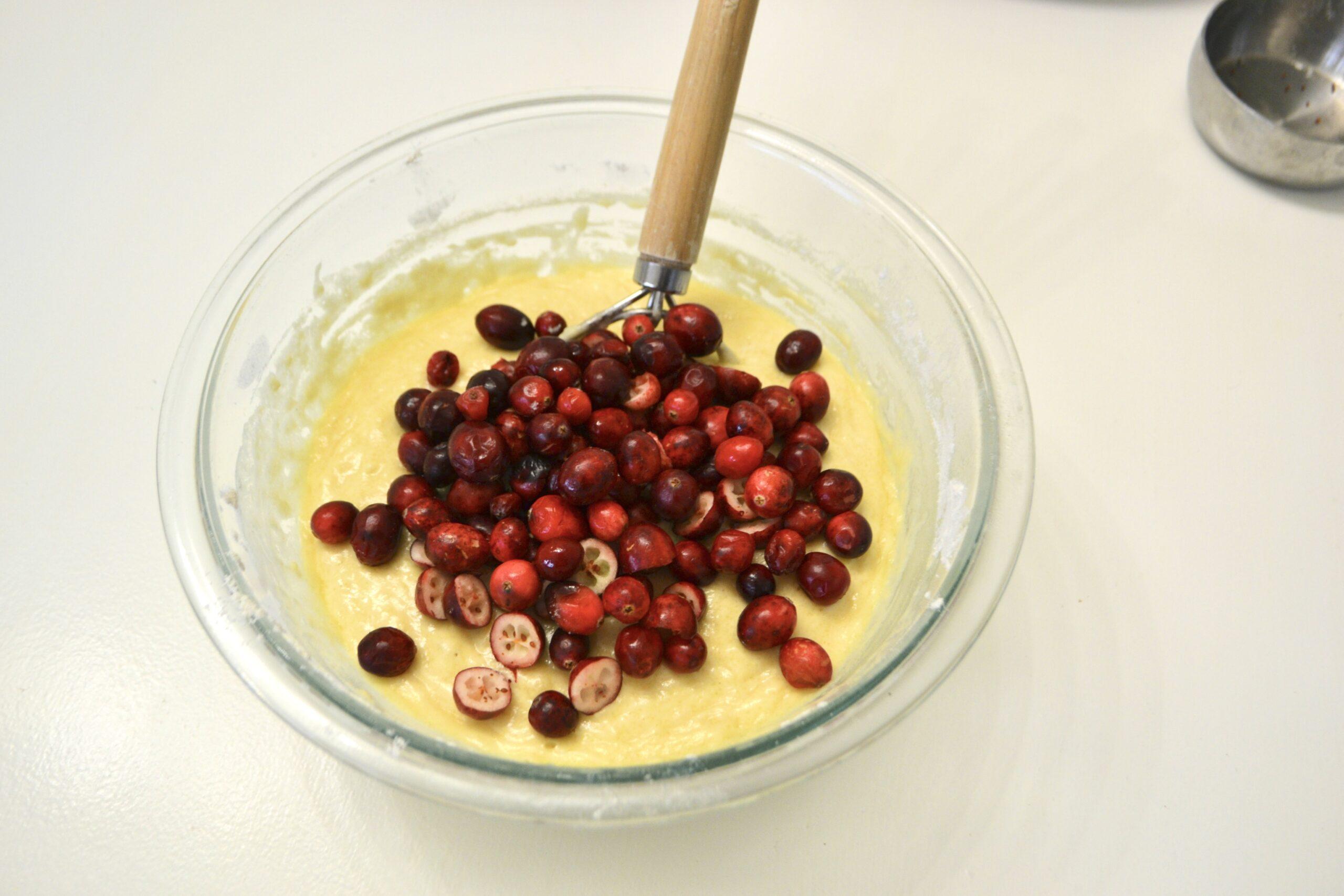 How to Make Cranberry Muffins