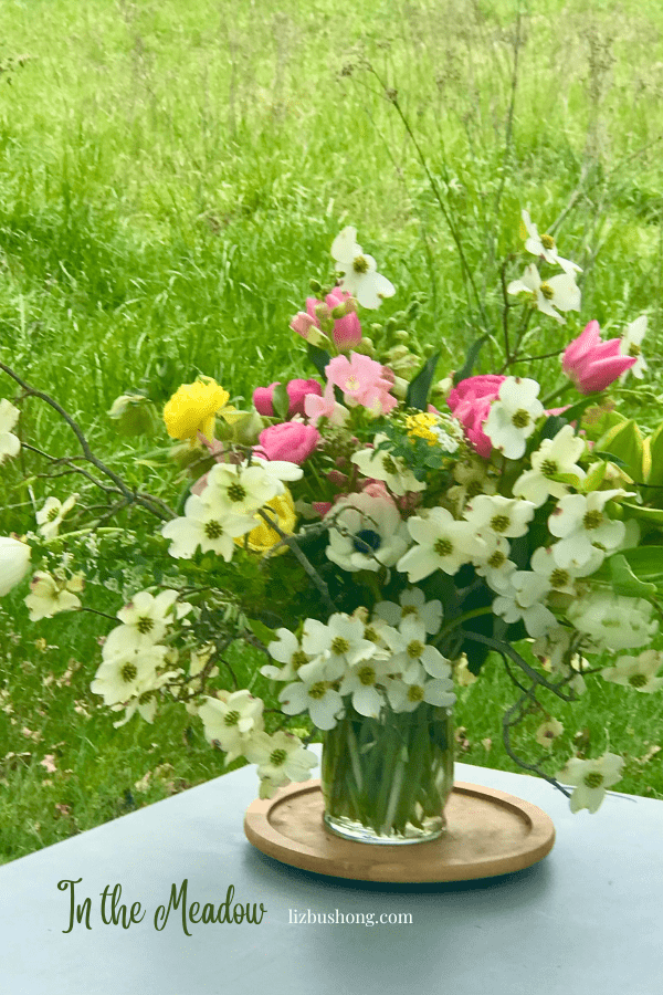 Make a Spring Fresh Flower Centerpiece- Aunt Willies Wildflowers Farm lizbushong.com